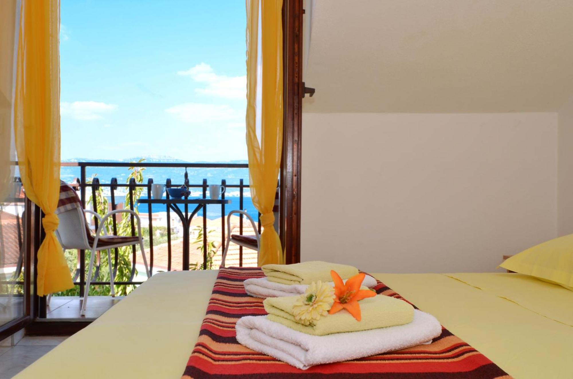 Apartments By The Sea Slatine, Ciovo - 12176 Chambre photo